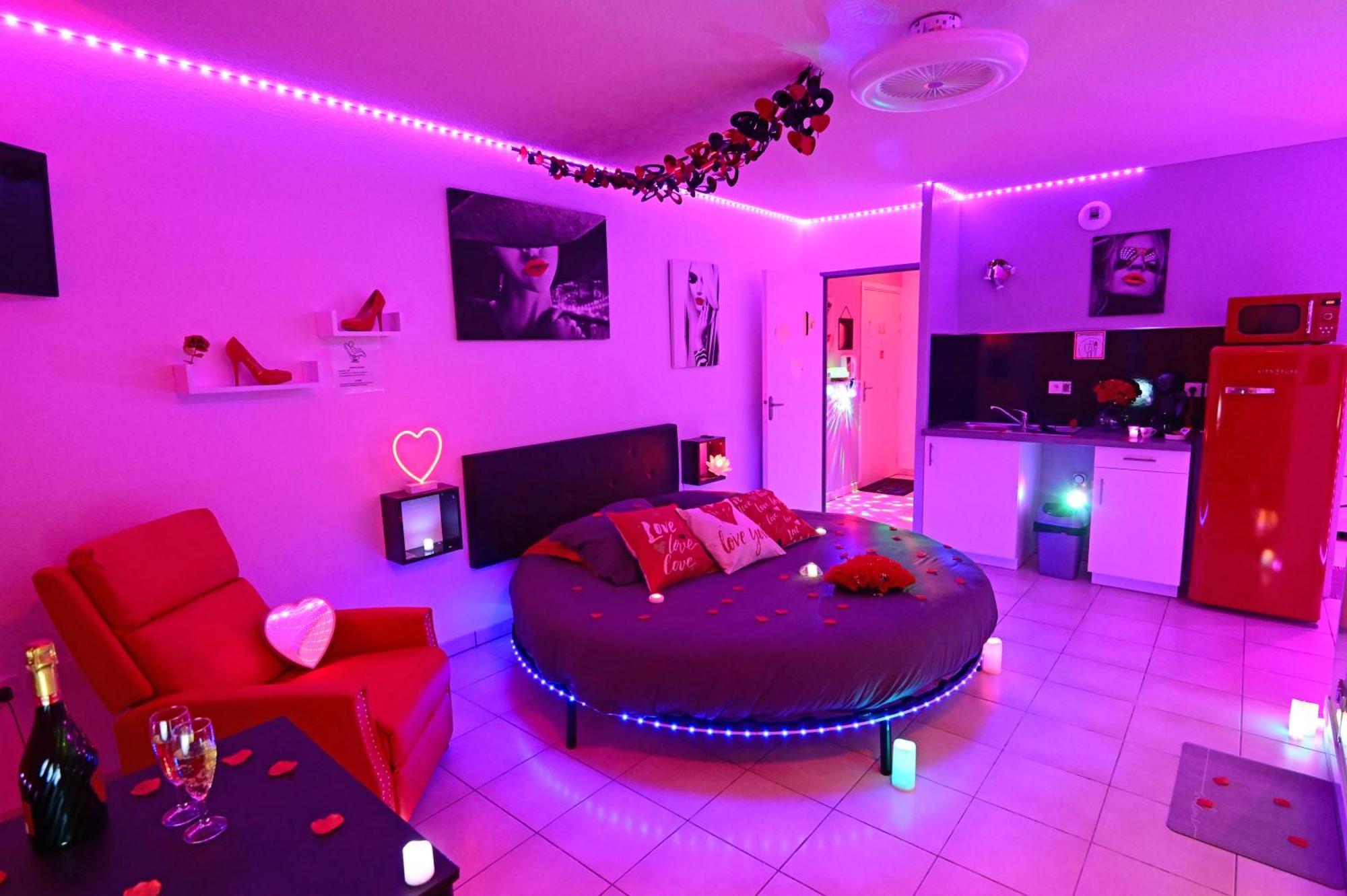 Love Room A Deux Pas De L'Ocean Avec Hammam, Sauna Et Bain A 2 :-) Biscarrosse Exterior photo