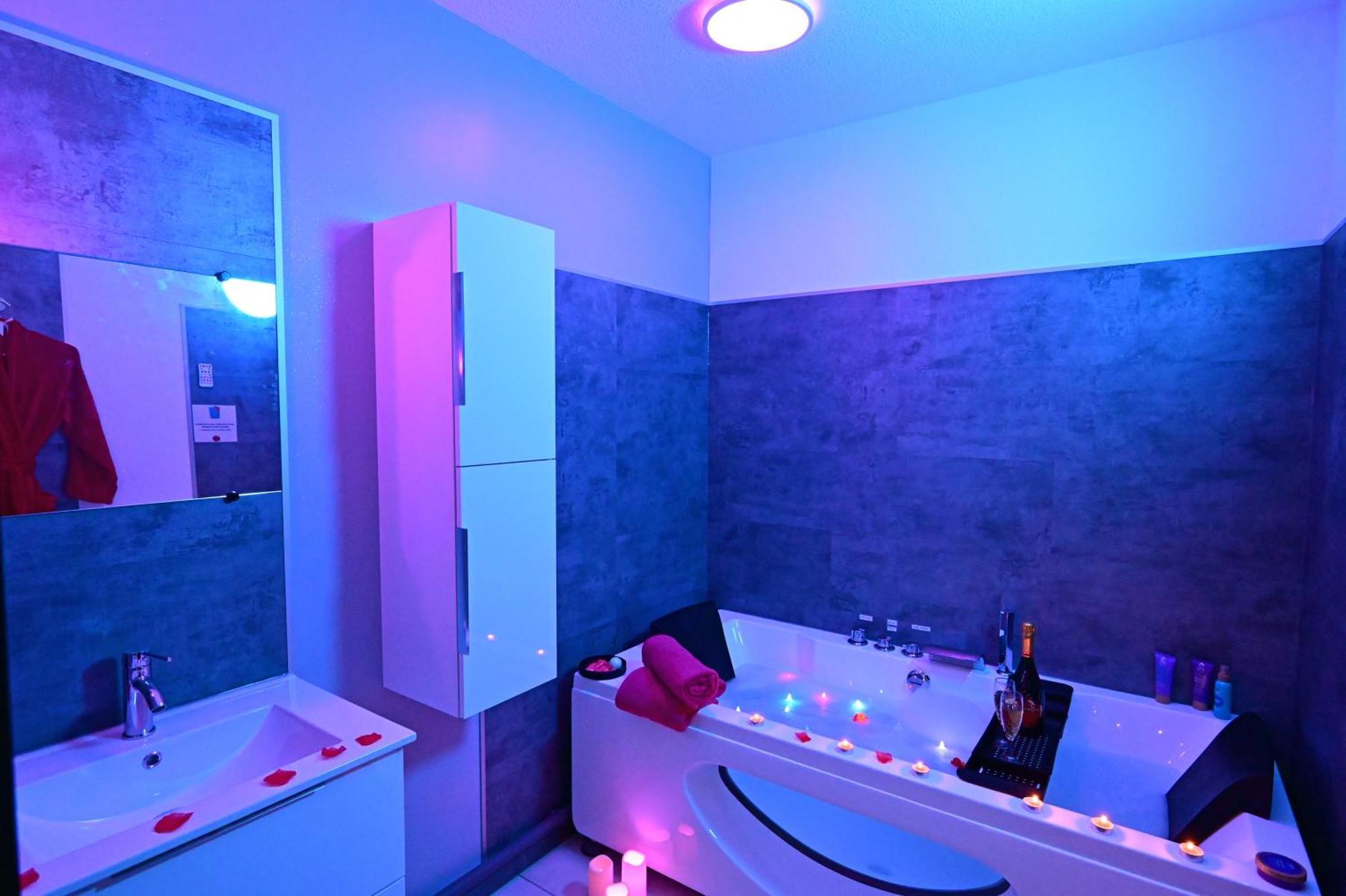 Love Room A Deux Pas De L'Ocean Avec Hammam, Sauna Et Bain A 2 :-) Biscarrosse Exterior photo