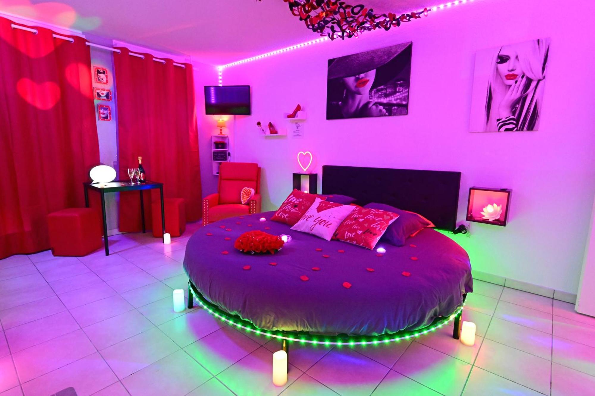 Love Room A Deux Pas De L'Ocean Avec Hammam, Sauna Et Bain A 2 :-) Biscarrosse Exterior photo