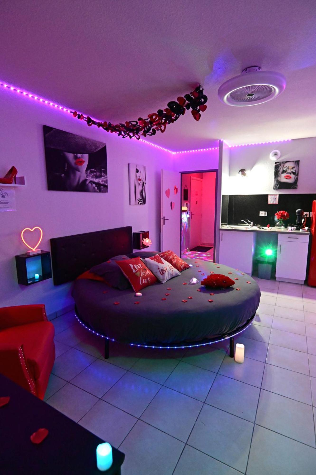 Love Room A Deux Pas De L'Ocean Avec Hammam, Sauna Et Bain A 2 :-) Biscarrosse Exterior photo